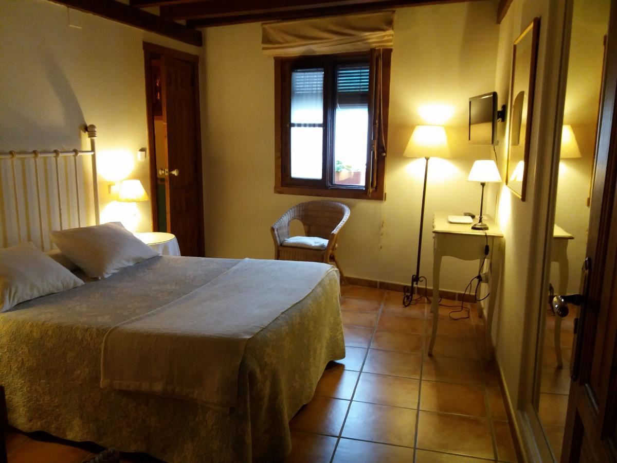 Hostal Rural Luna Y Hostal Rural Lunaposada Candeleda Eksteriør bilde