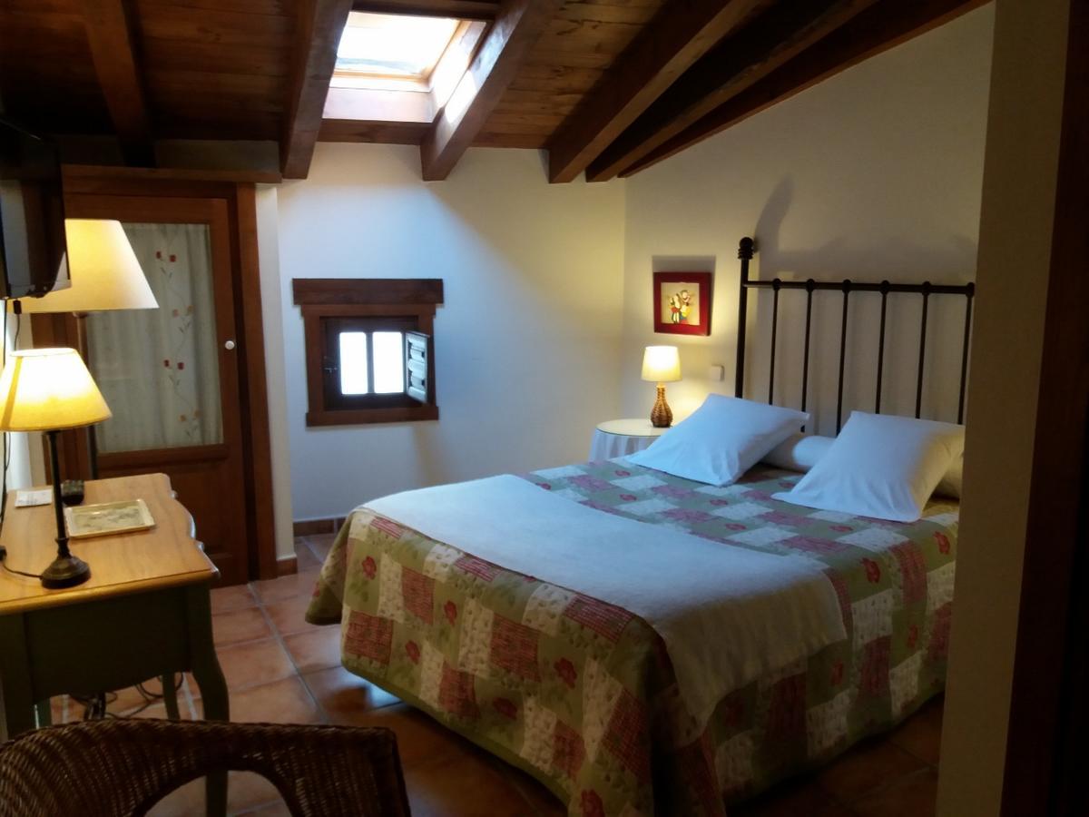 Hostal Rural Luna Y Hostal Rural Lunaposada Candeleda Eksteriør bilde