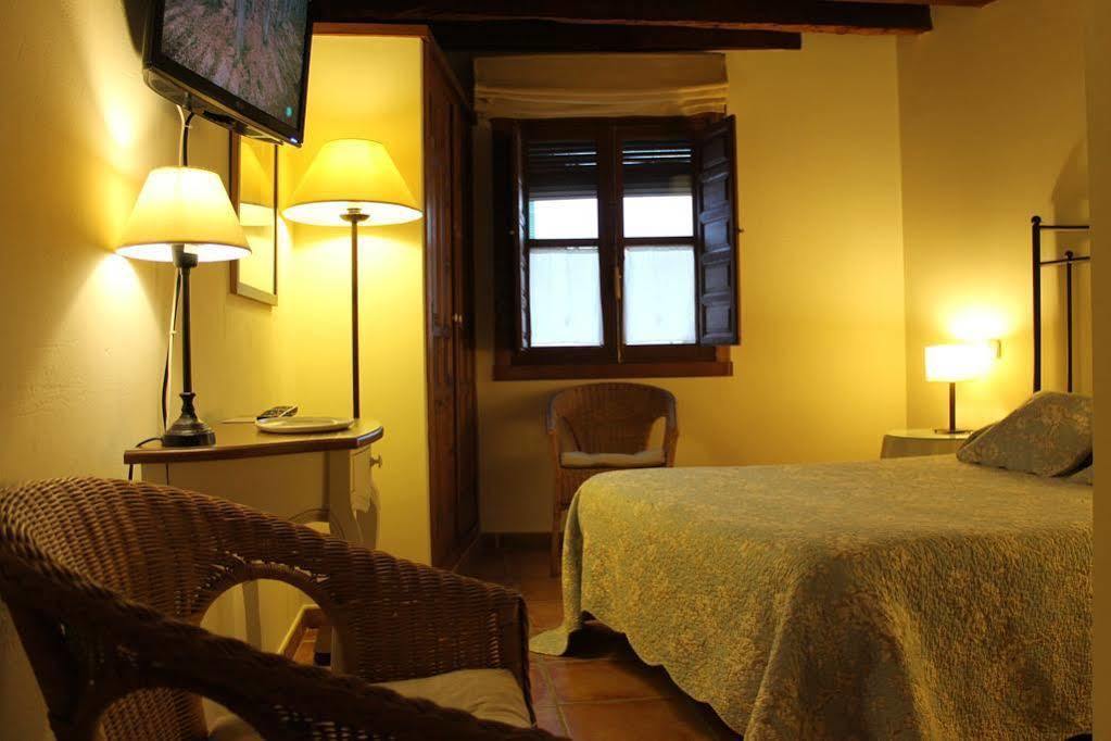 Hostal Rural Luna Y Hostal Rural Lunaposada Candeleda Eksteriør bilde